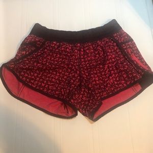 Lulu lemon women’s tracker running shorts